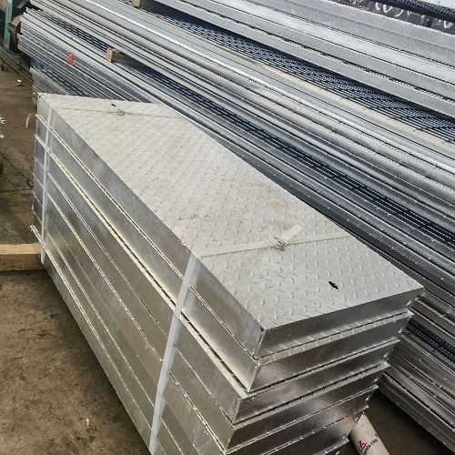 鋼格板在平臺中的應用與耐用性優勢