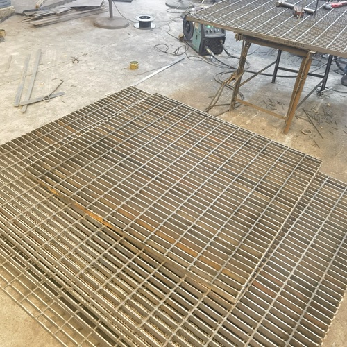 鋼格板是怎么做到防滑又安全的？