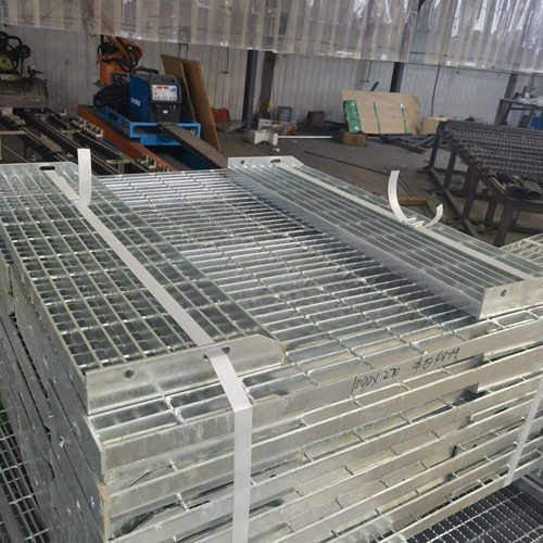 鋼格柵板為什么能承重原來靠的是這個