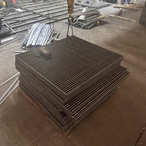 鋼格板后期維護(hù)省錢(qián)技巧定期保養(yǎng)很重要