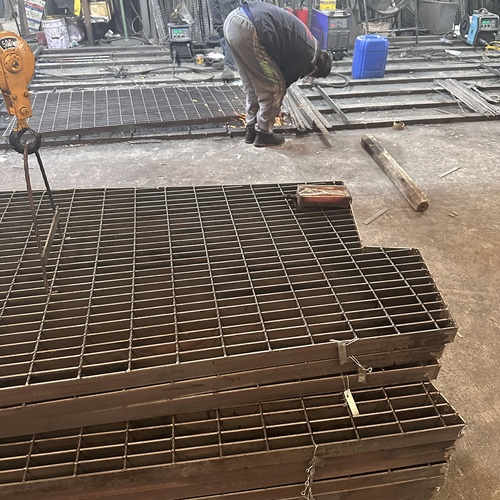 鋼格板出口市場機遇與挑戰并存